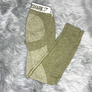 Gymshark Flex Low Rise Leggings in Khaki Green. Size Medium